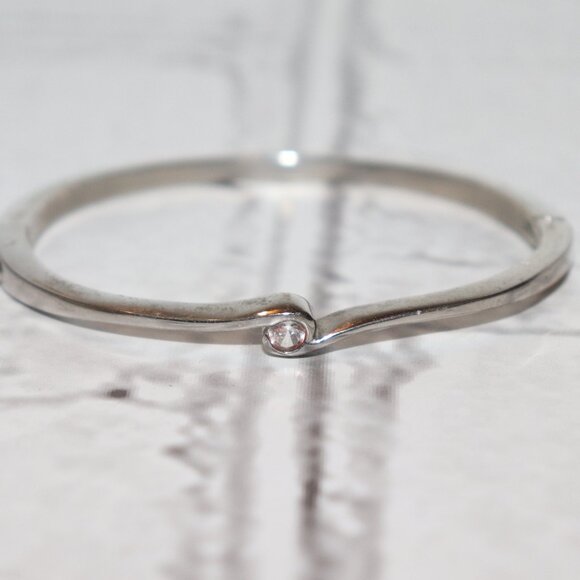 Beautiful silver and CZ hinged bangle bracelet 7" - Picture 1 of 5